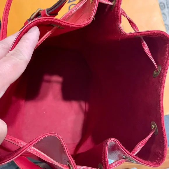 LOUIS VUITTON ❤️🌟 EPI NOE RED SHOULDER BAG ⭐️ - Picture 6 of 10